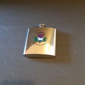 SCOTTISH BONNIE STAINLESS HIP FLASK 6 OZ
